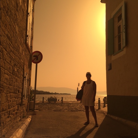 Meet your Posher, Crystal - Picture 1 of 1